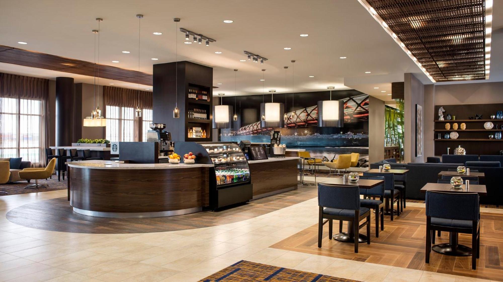 Courtyard By Marriott Calgary South Hotel Exterior foto