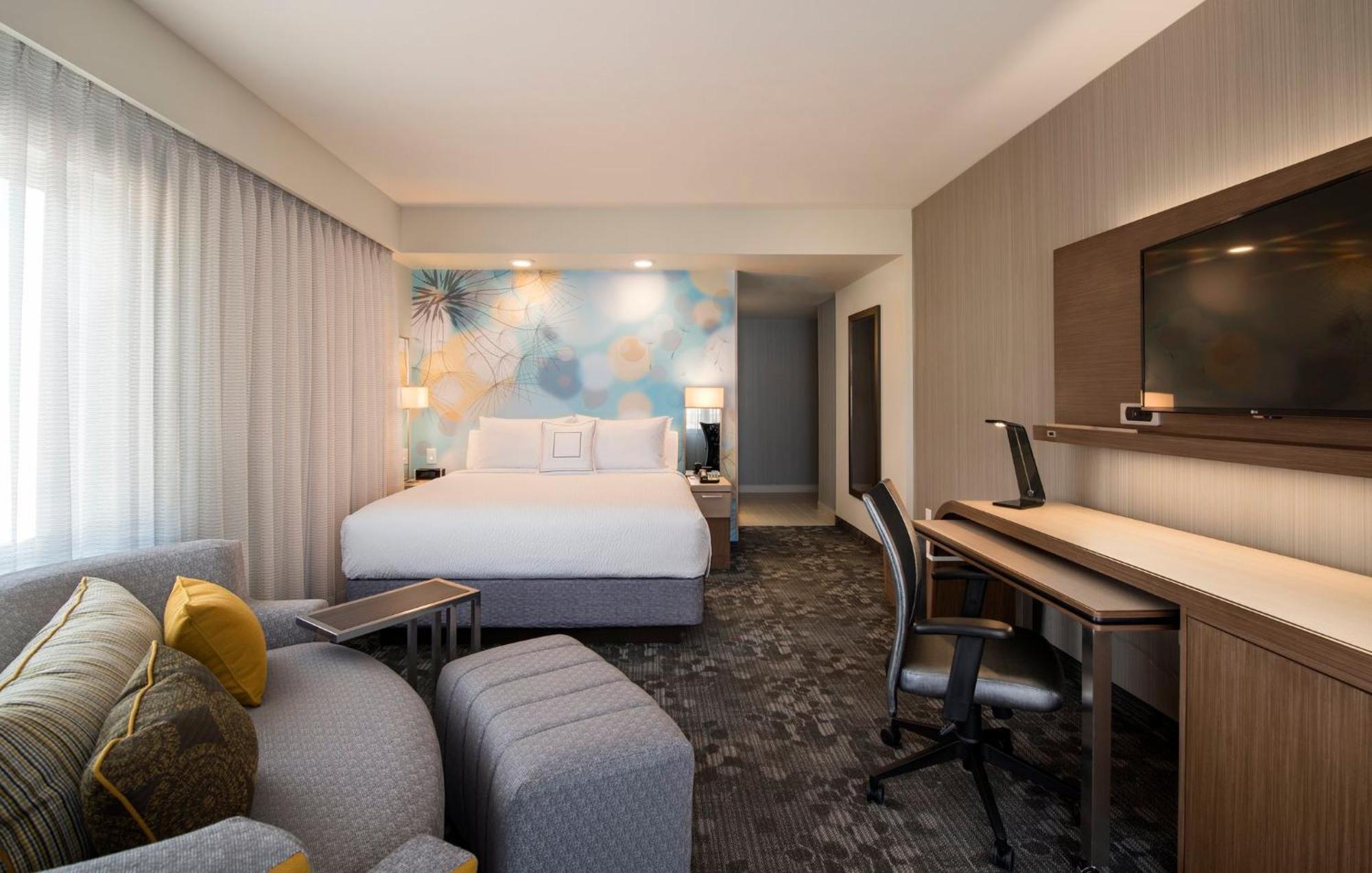 Courtyard By Marriott Calgary South Hotel Exterior foto