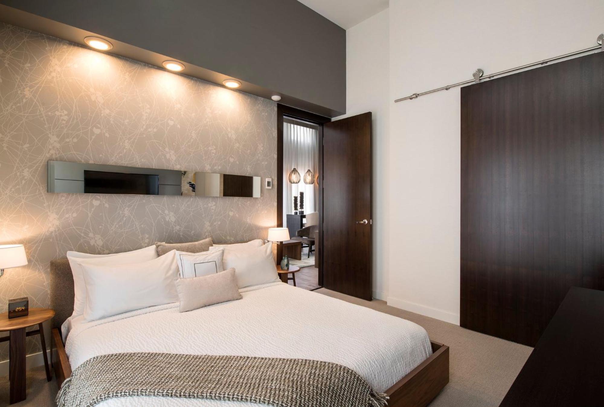 Courtyard By Marriott Calgary South Hotel Exterior foto