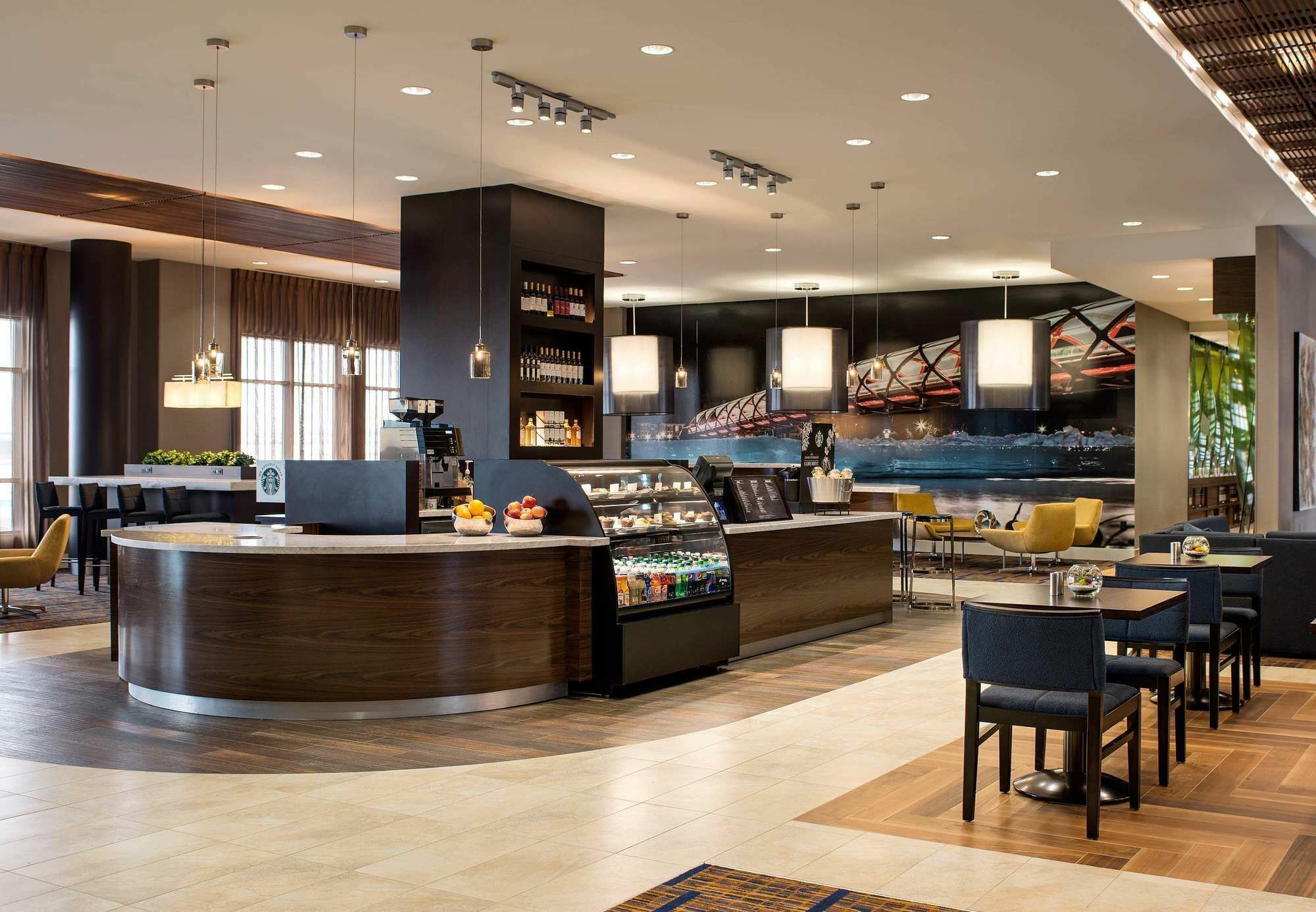 Courtyard By Marriott Calgary South Hotel Exterior foto